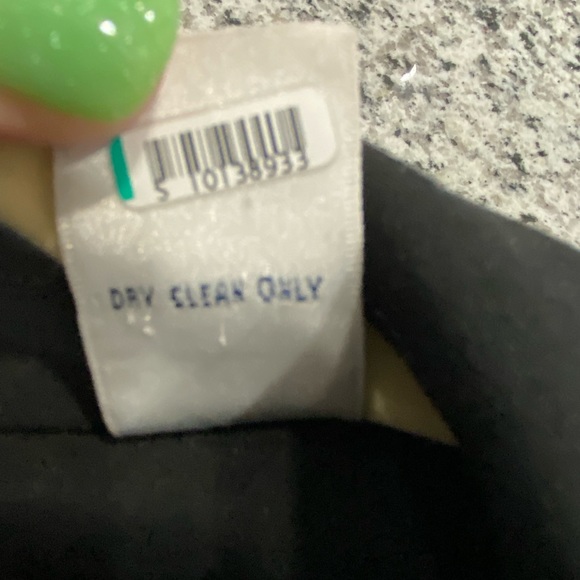 Preview Collection lightweight zip up jacket size 6. Black GUC - Picture 2 of 4